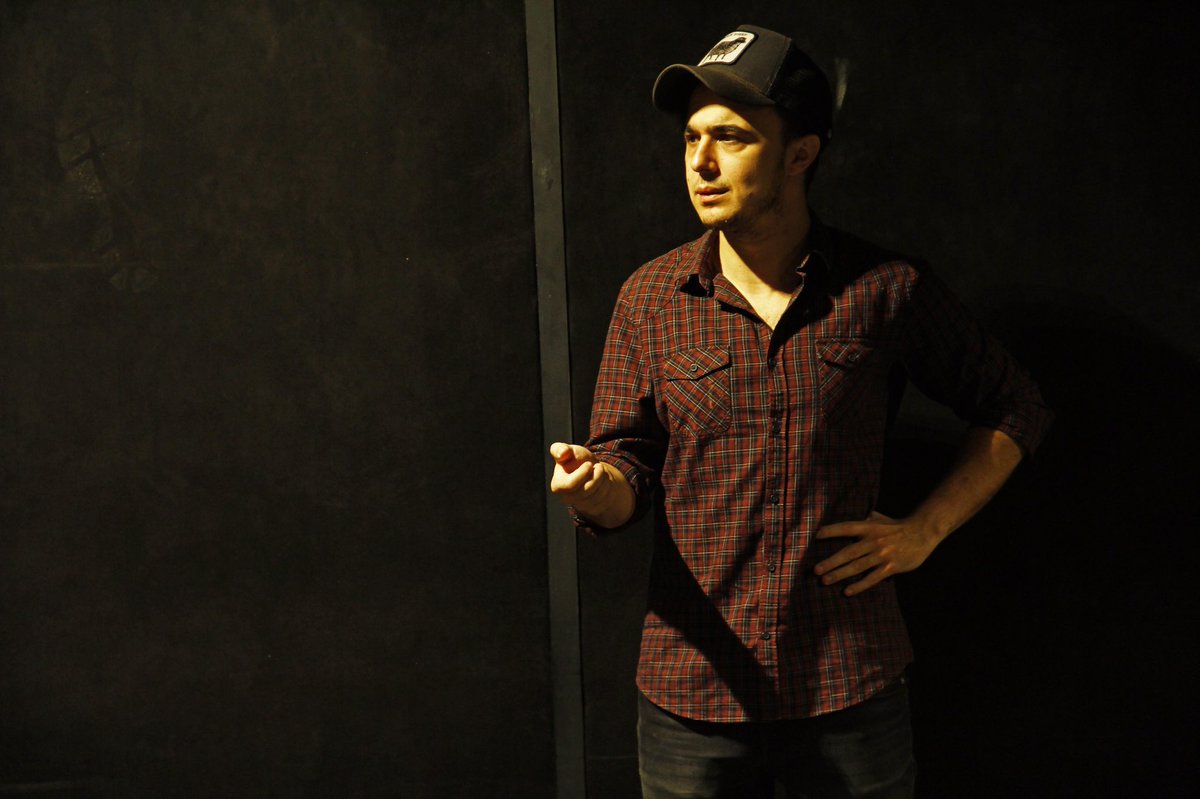 ‘Seyirciye Sövgü’ bir tiyatro oyunu değildir!